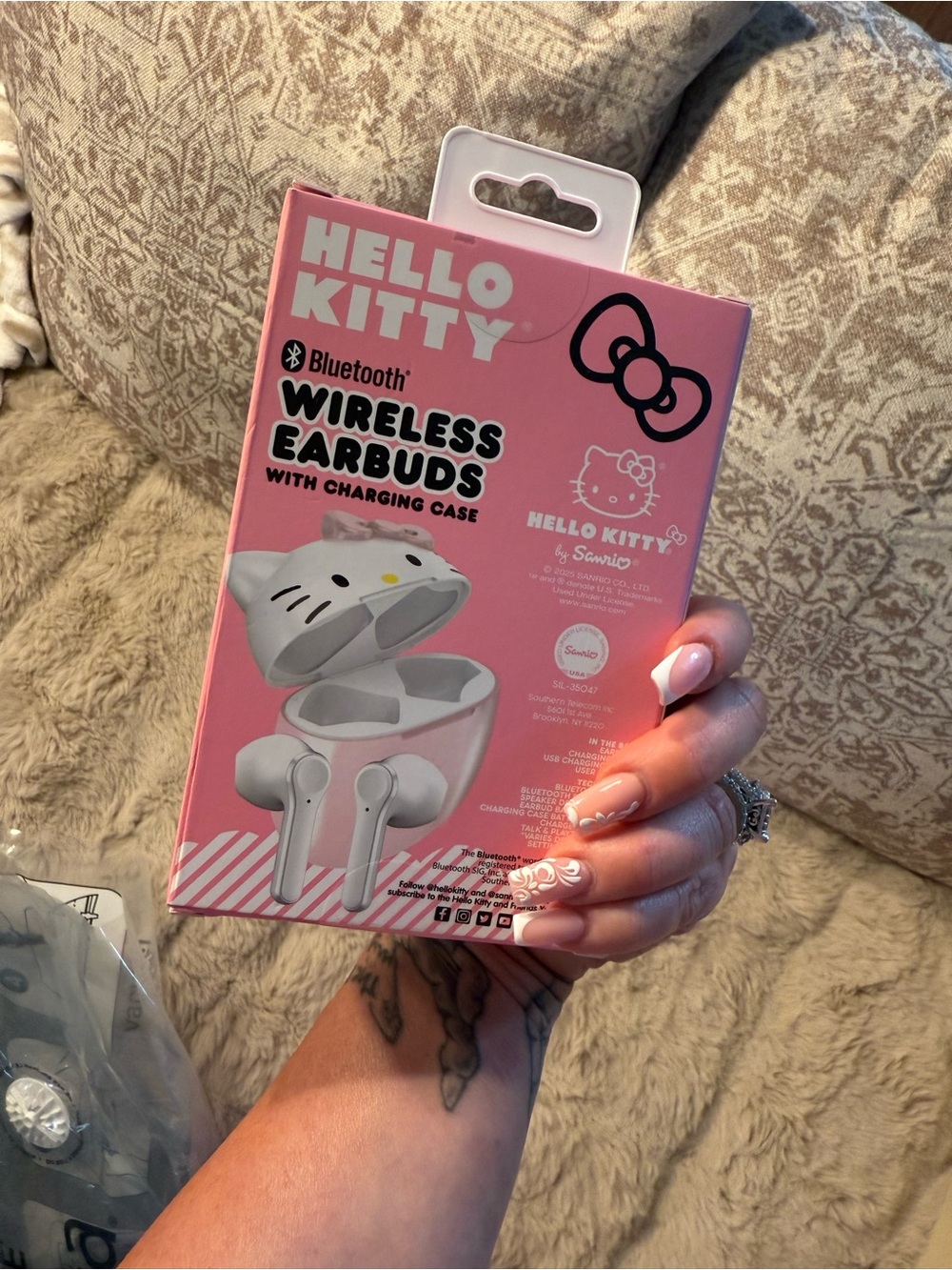 Hello Kitty Pink Bluetooth Wireless Earbuds with Character Charging Case - Picture 3 of 4